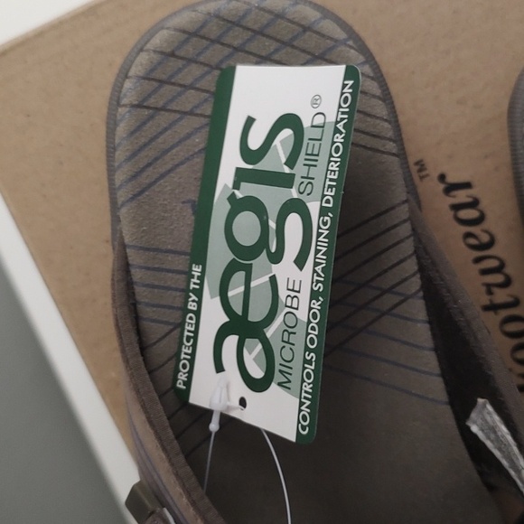 Merrell NWT - Picture 4 of 6